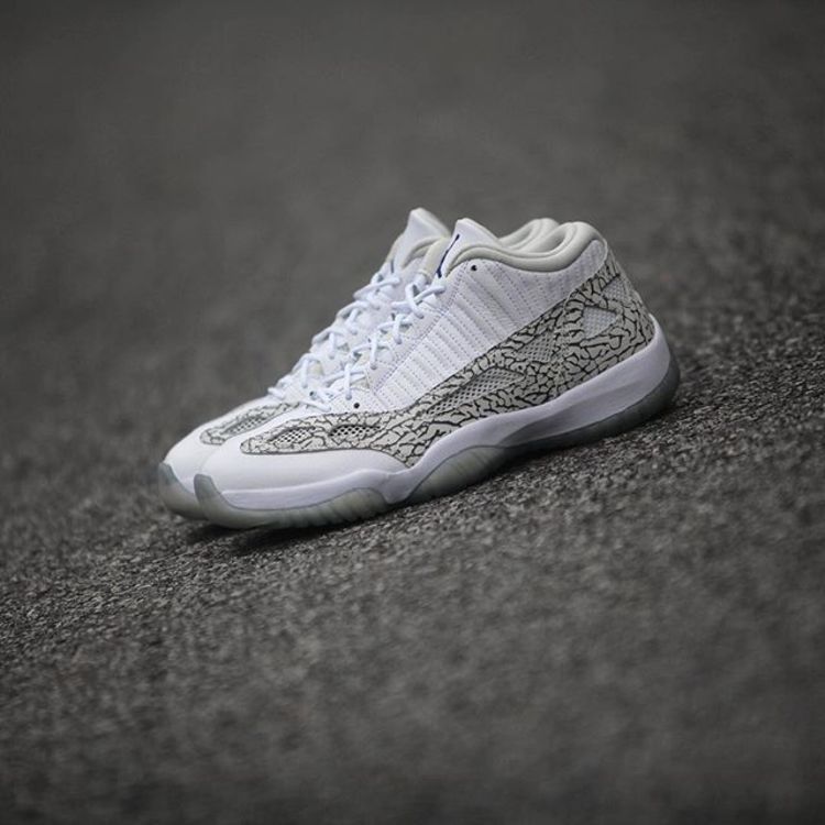 Jordan 11 Retro Low IE Cobalt (2015)