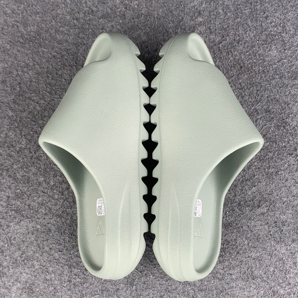 Yeezy Slides 'Salt'