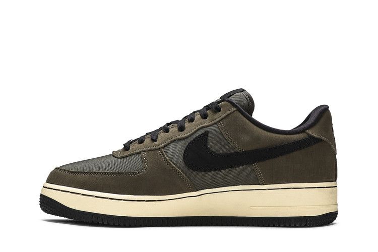 Nike Air Force 1 Low SP Undefeated Ballistic Dunk vs. AF1