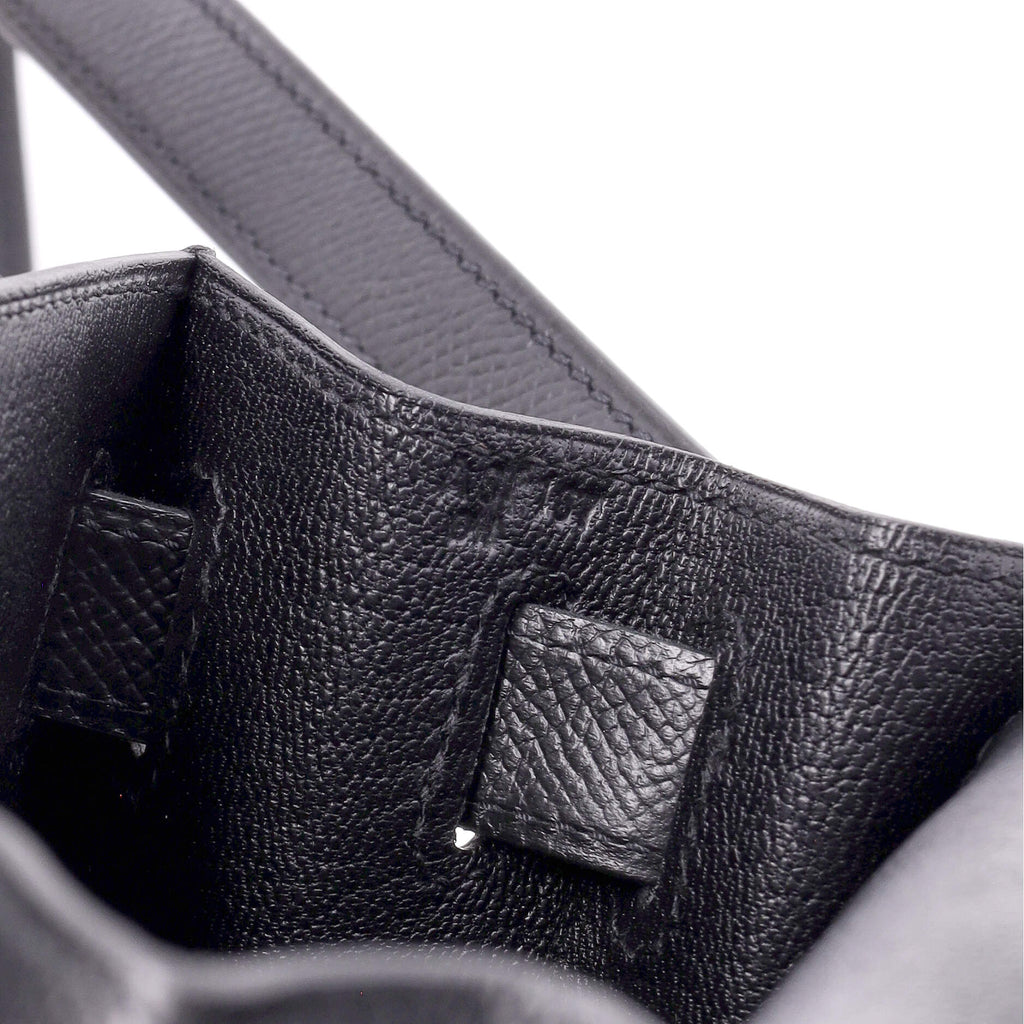 Kelly Handbag Noir Epsom with Gold Hardware 28