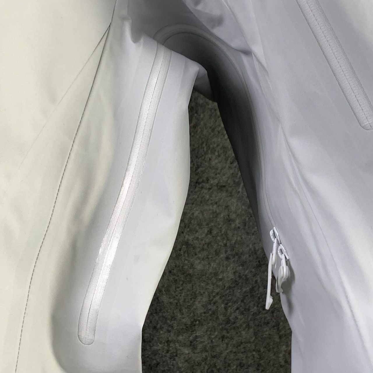 Arc’teryx Alpha SV Jacket ‘White’