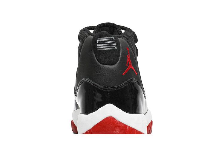 Jordan 11 Retro Playoffs (2001)