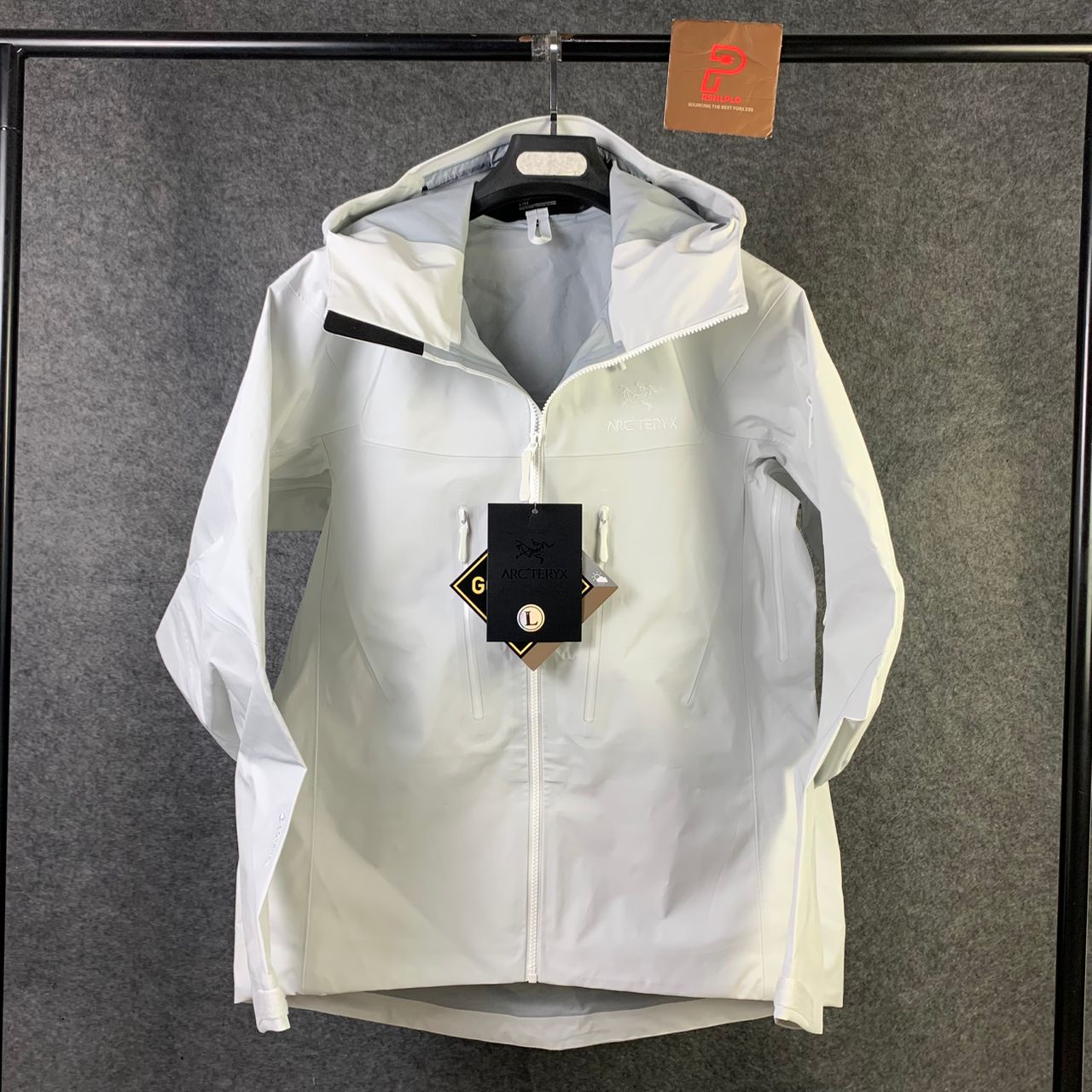 Arc’teryx Alpha SV Jacket ‘White’