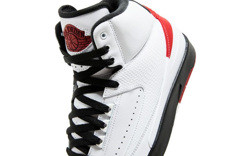 Jordan 2 Retro OG Chicago (2022)