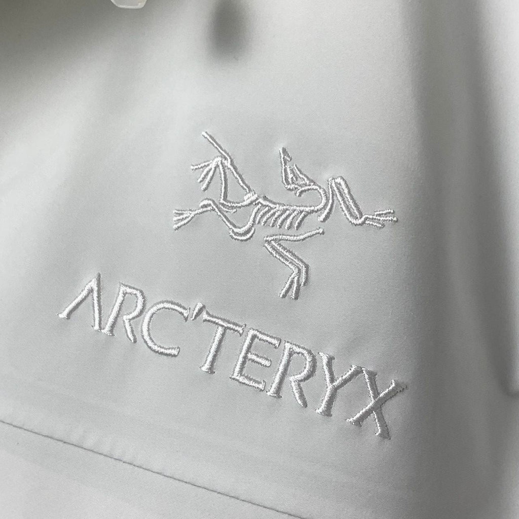 Arc’teryx Alpha SV Jacket ‘White’