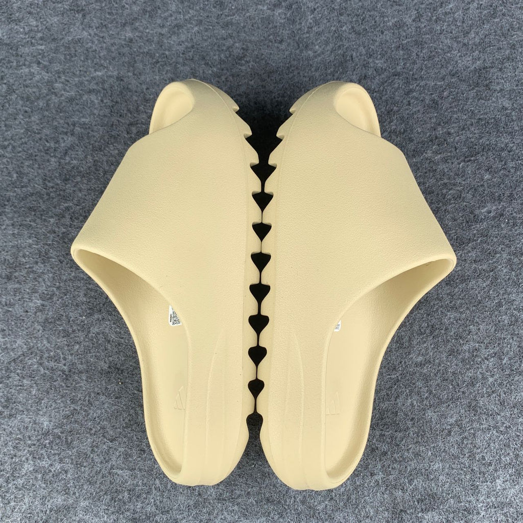 Yeezy Slides 'Bone'