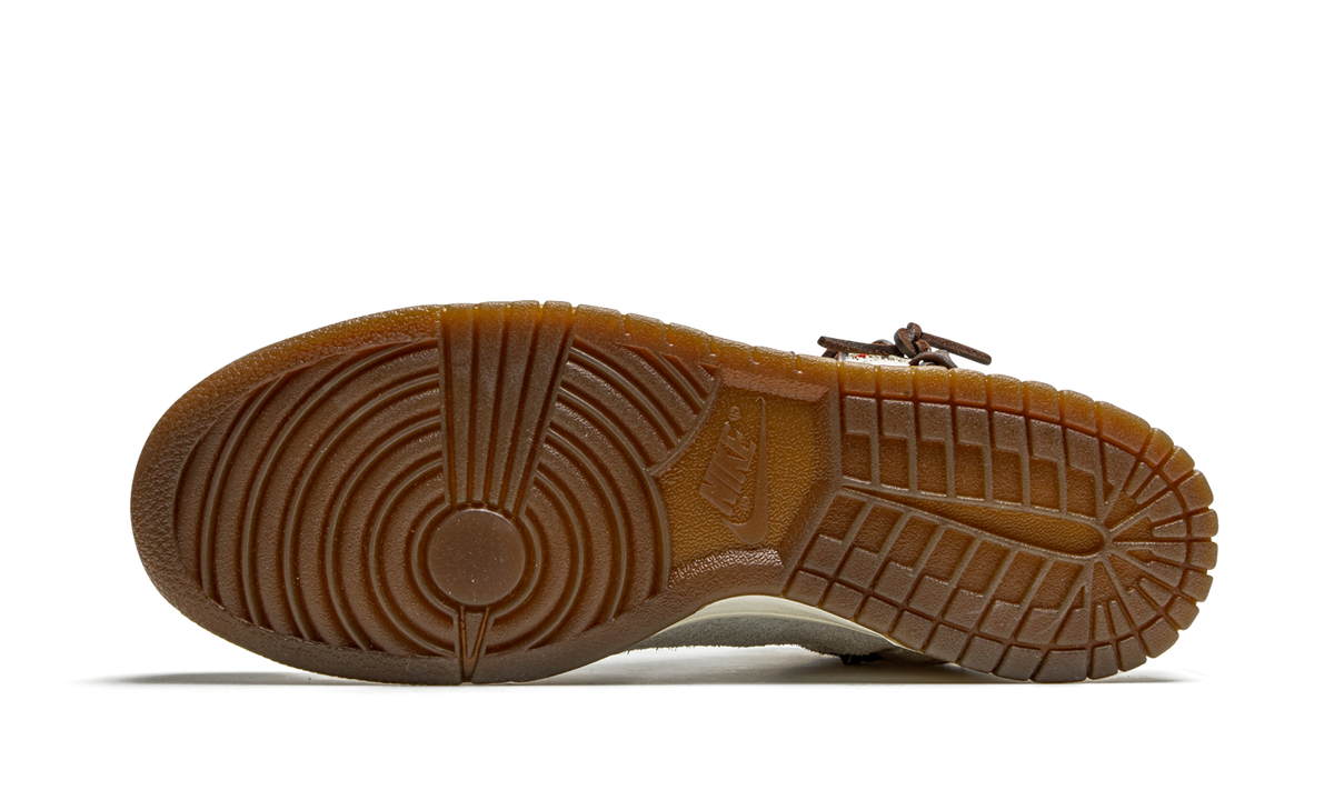 Dunk High "Bodega - Friends & Family" CZ8125 100